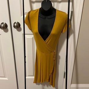 NWOT. MIDI summer dress. Size small.